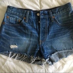 LEVI’S 501 high wasted shorts